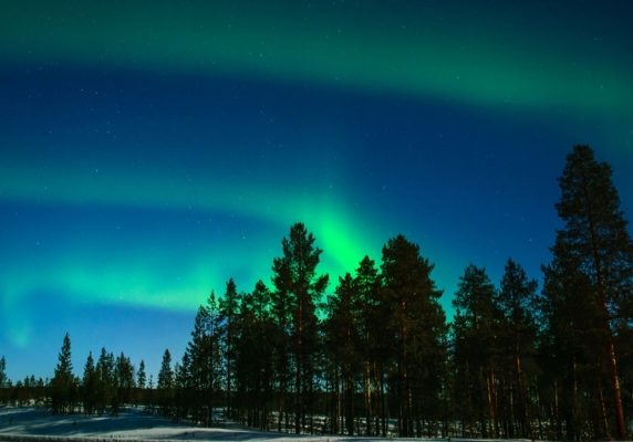Northern lights winter trek
